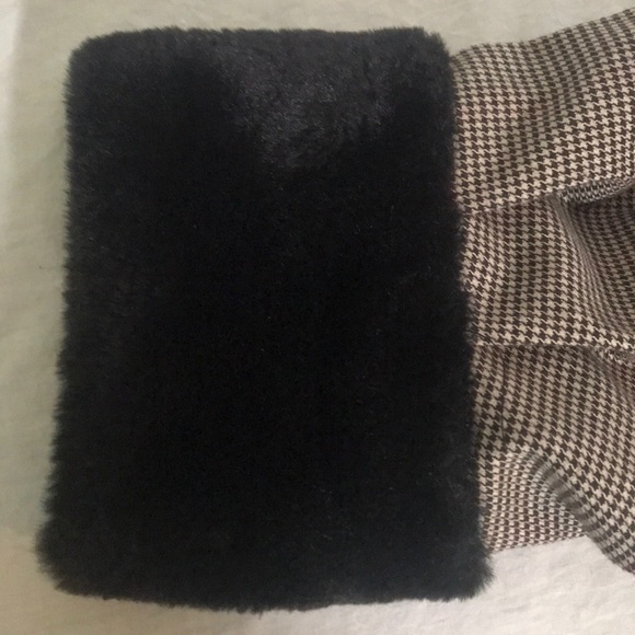 “ZARA WOMAN “ Faux Fur Cuffed Houndstooth Top. - Picture 9 of 10